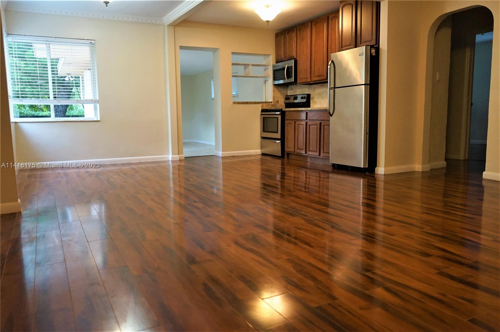 Photo 2 of 1541 Plunkett St in Hollywood - MLS A11418175