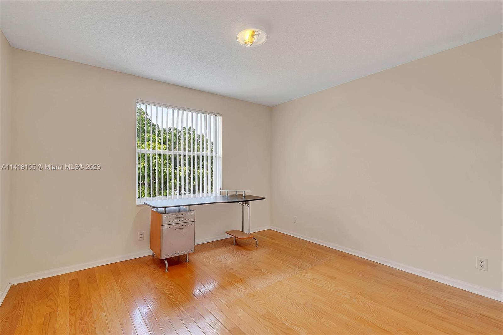 Listing Photo 19