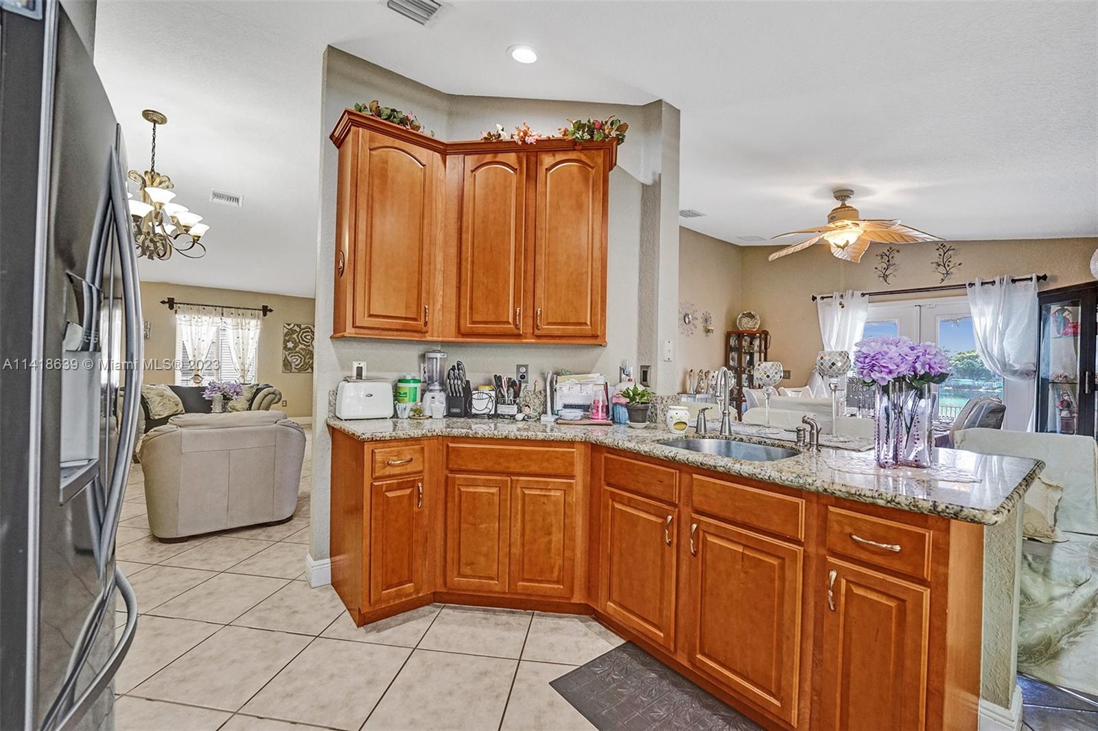 Listing Photo 8