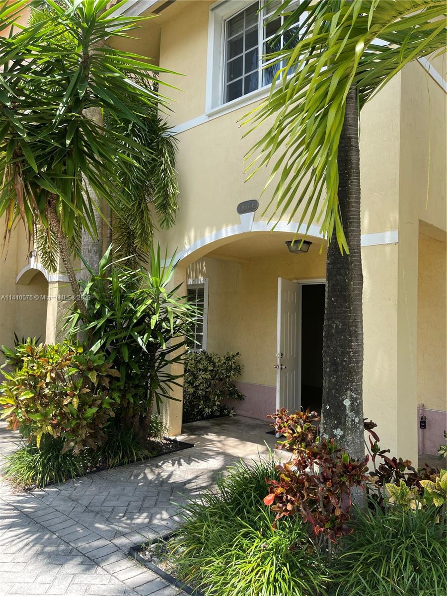 Photo 20 of 2066 NE 167th St in North Miami Beach - MLS A11410076