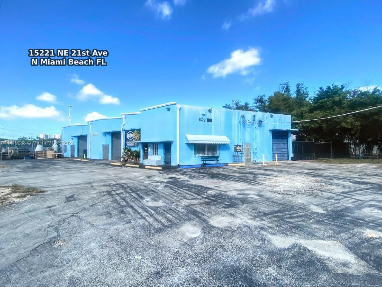 15221 NE 21st Ave, North Miami Beach, FL 33162