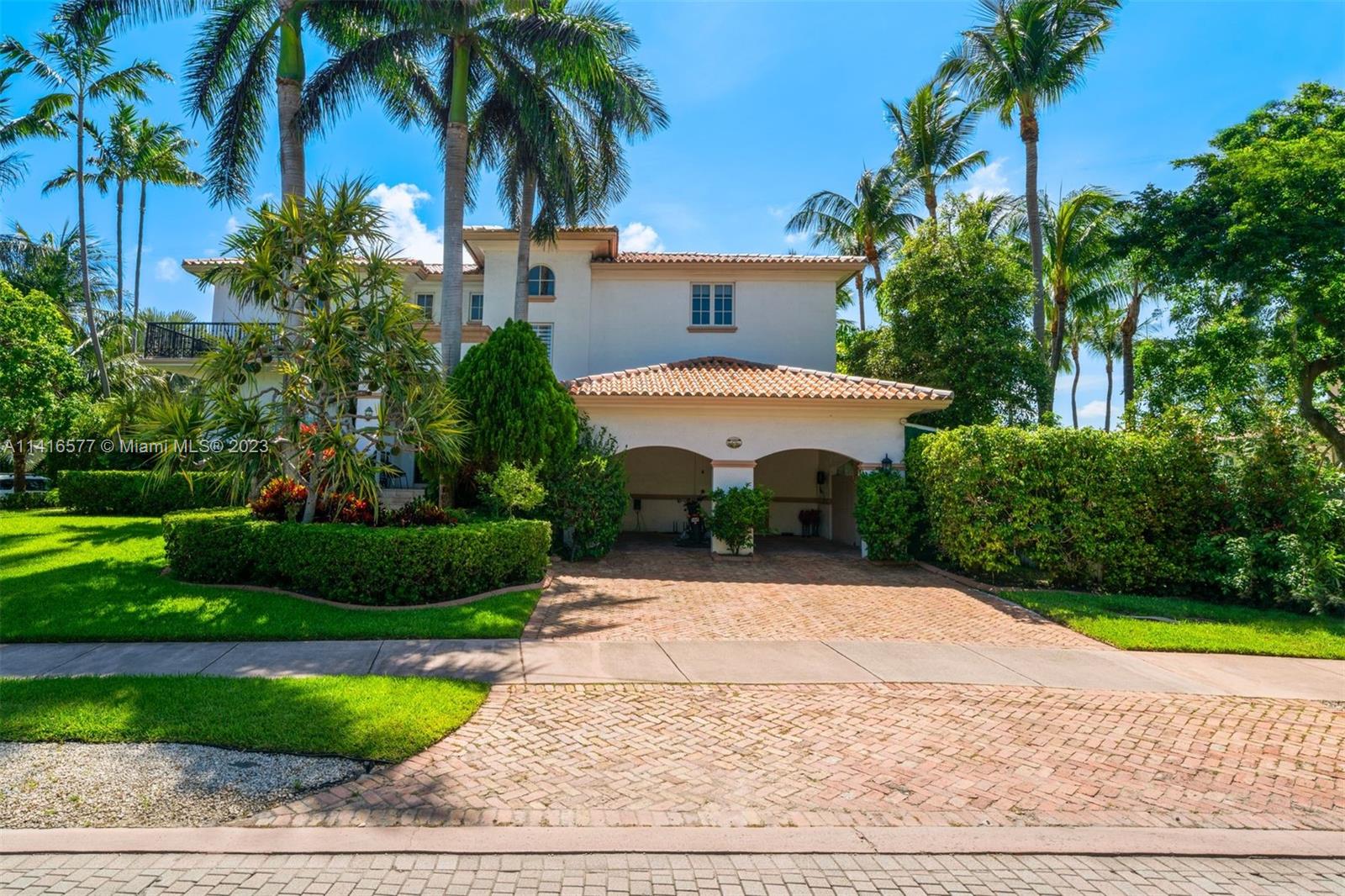 Stunning residence that boasts an enviable location with an oversized corner lot of 9,000 Sq Ft on the most desirable street, Harbor Drive.  This magnificent 2-story home and it’s unique locality allows for an abundance of natural light to flood the interior creating a warm and inviting atmosphere throughout, allowing for a seamless integration of the indoor and outdoor spaces.  Enjoy the 4,853 Sq Ft under A/C with a splendid floor plan offering 6 ample bedrooms all en-suite, 7.5 baths, large kitchen and 2 wonderful family rooms. Plus, a beautiful, well-manicured backyard, outstanding terrace and a gorgeous pool with summer kitchen providing the perfect private oasis for the family to enjoy.  Key Biscayne is well known for its charm, character, and strong sense of community.