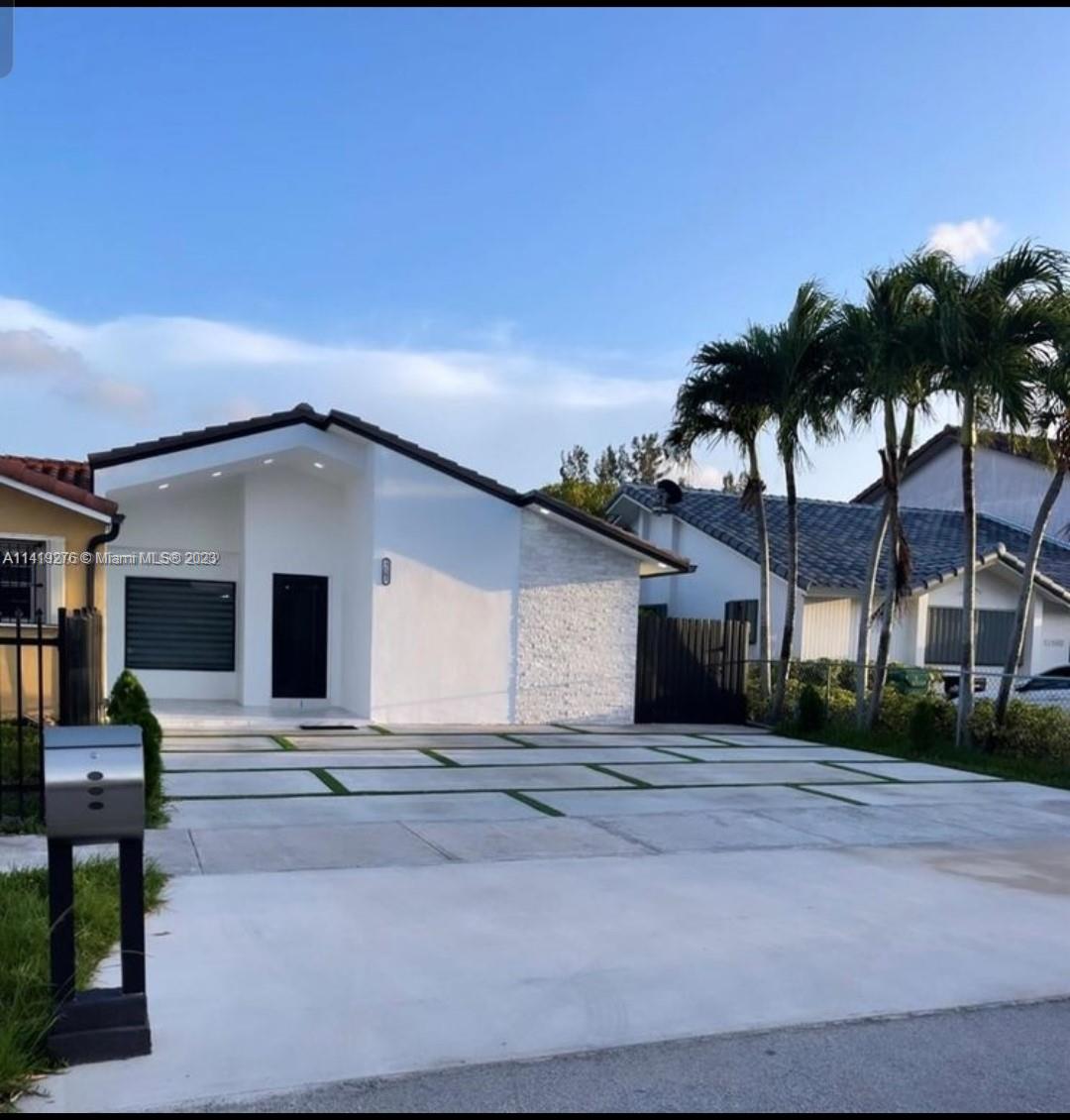 Photo 2 of 12502 SW 9th St in Miami - MLS A11419276