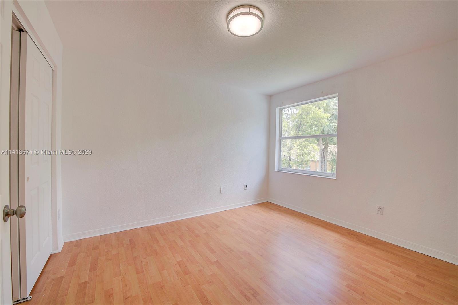 Listing Photo 28
