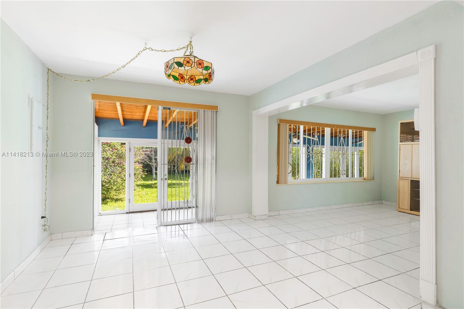 Listing Photo 12