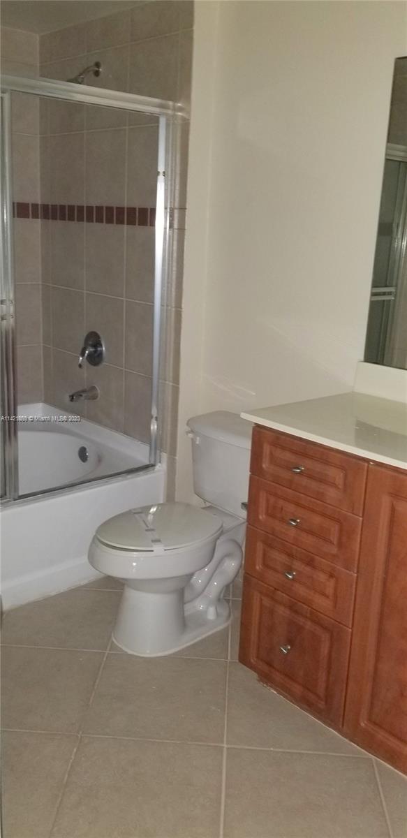 Photo 5 of Villas At Emerald Dunes C Apt 206 in West Palm Beach - MLS A11421853
