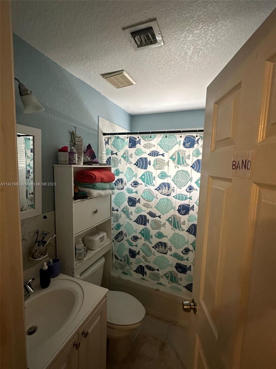Photo 6 of 1711 NW 65th St in Miami - MLS A11421983