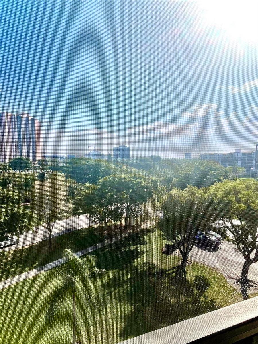 Photo 13 of Bravura II Condo Apt 603 in Aventura - MLS A11421930