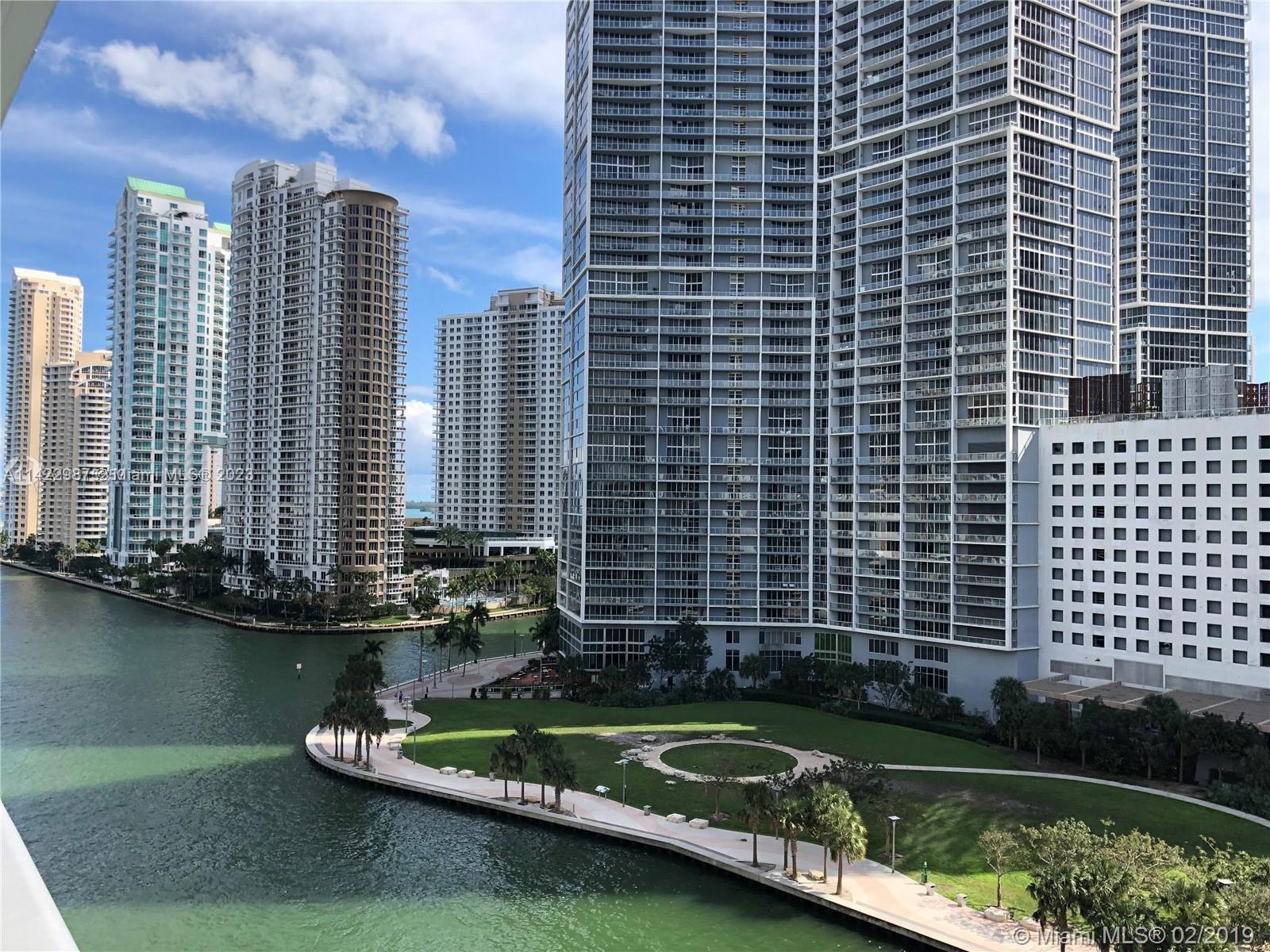 Incredible opportunity to own  two story townhome at EPIC Residence . This is Ugo Columbo’s luxury addition to the Miami Skyline.
is without a doubt the best 2-story apartment. With 20' ceilings, the spacious and elegant 2 bed , 2.5 bath + DEN  is situated in a premium location with top-of-the-line appliances, beautiful modern finishes and same level parking as unit along with unlimited valet parking available. The apartment features floor-to-ceiling glass windows, and a private balcony with glass railings. Located where the Miami River meets Biscayne Bay, Atlantic Ocean, and city skyline. Everything is just minutes away from your doorstep. You won’t be disappointed to live in this Epic building.