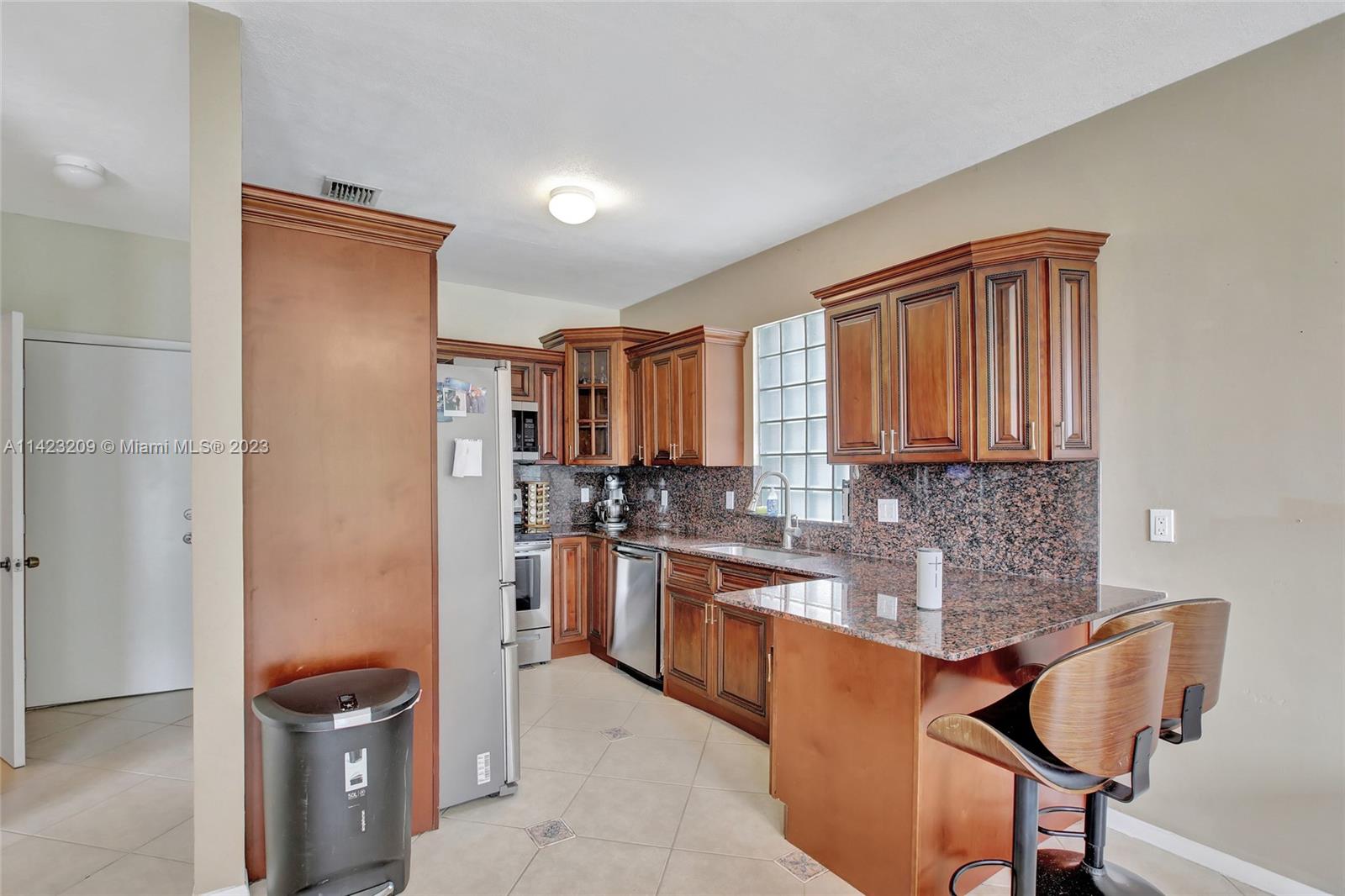 Listing Photo 10