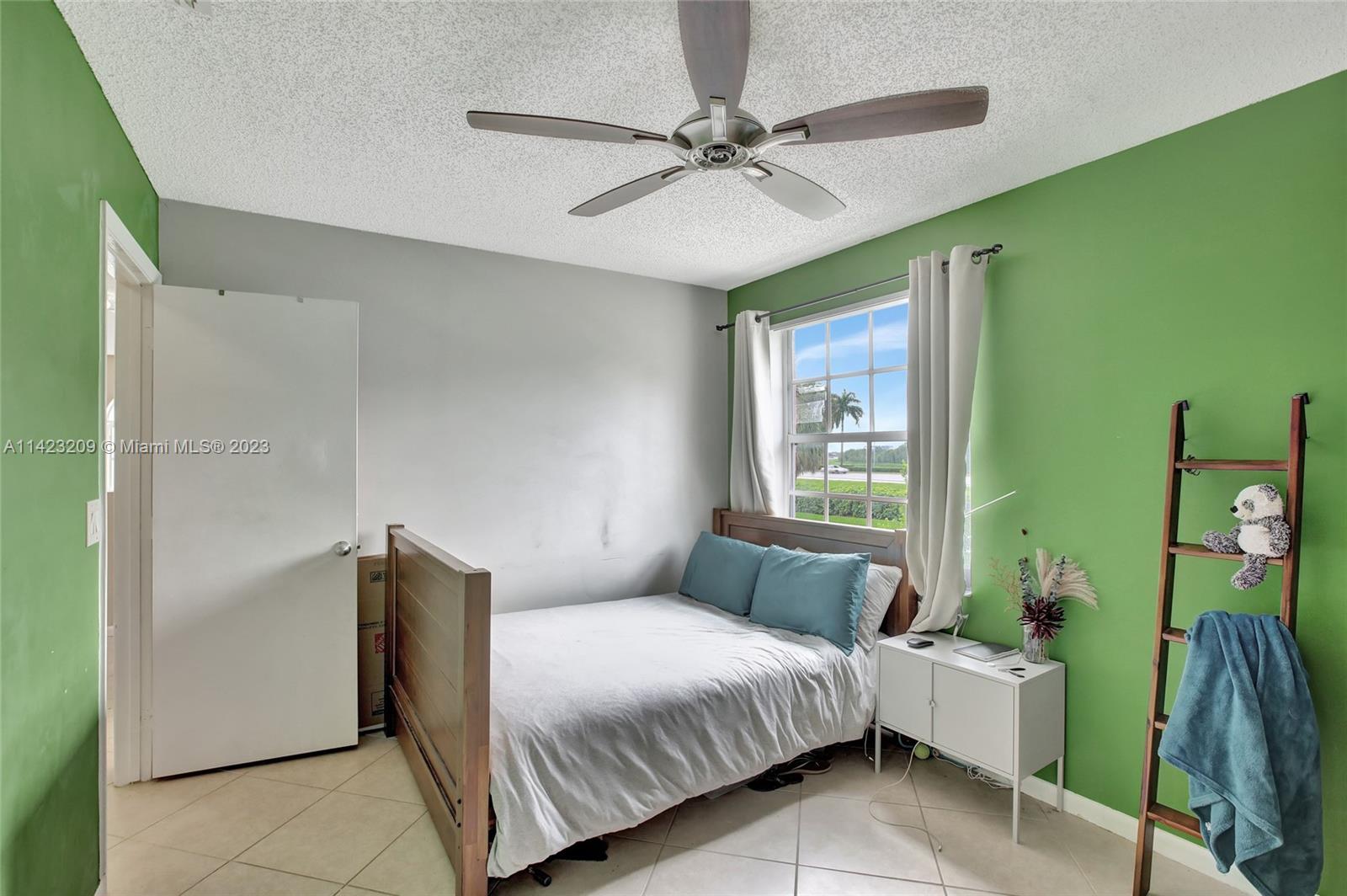 Listing Photo 19