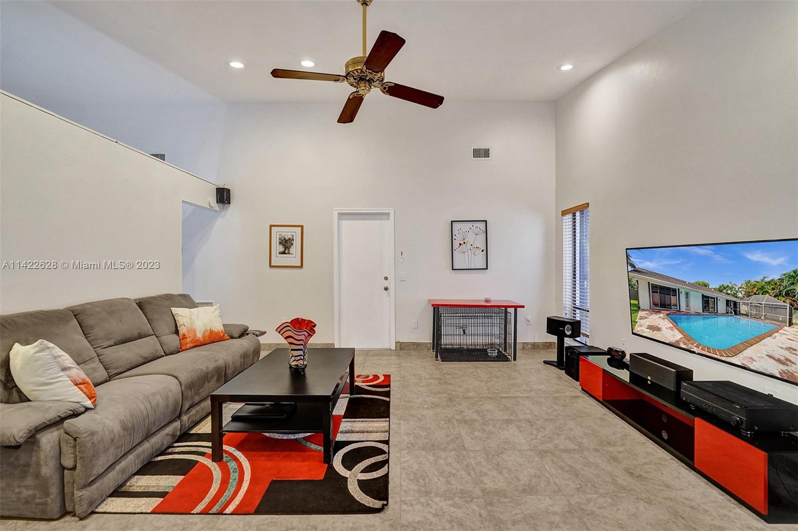 Listing Photo 10