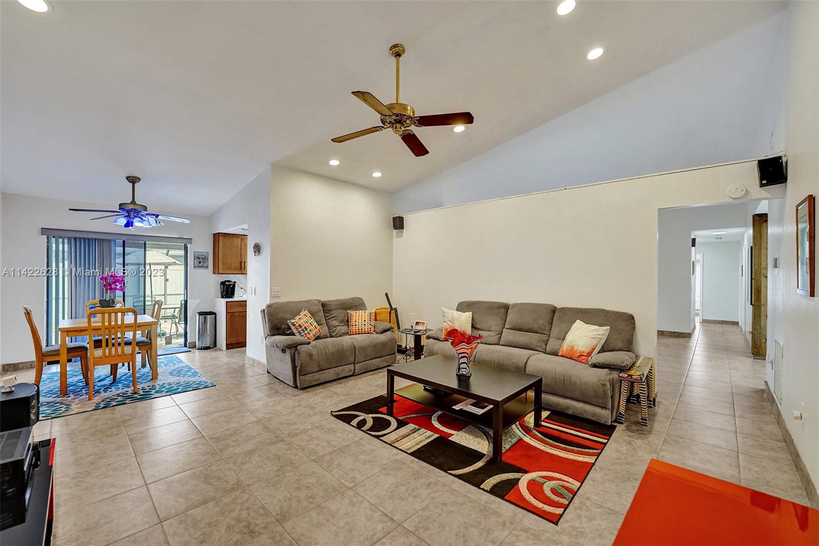 Listing Photo 11