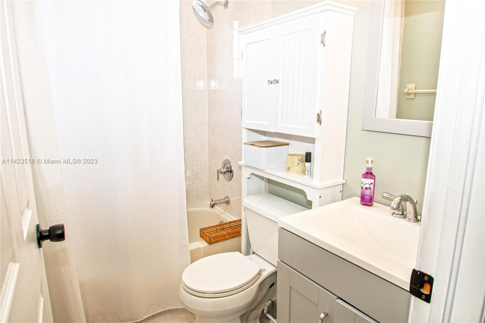 Listing Photo 12