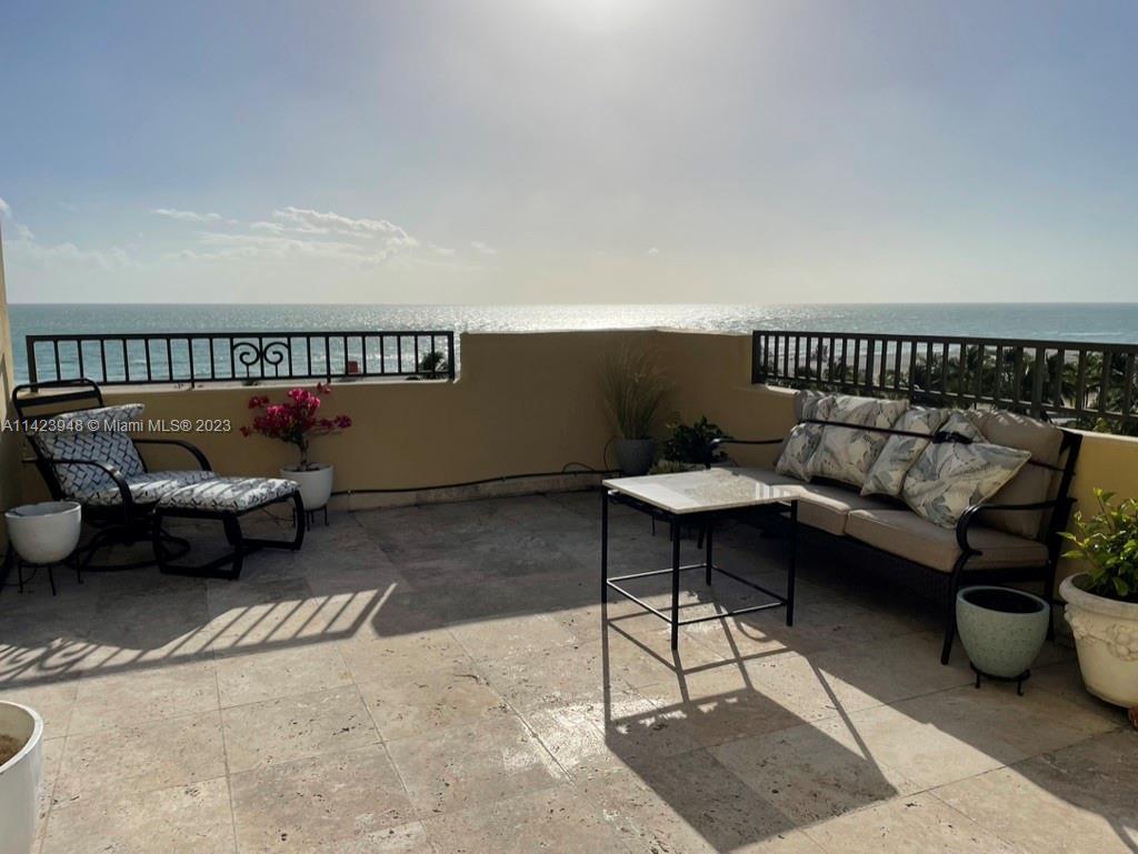 1330 Ocean Drive, Miami Beach Luxury Penthouse Rental. 2bed/2.5 bath, ocean front, roof top, parking, king size beds, washer/dryer. Month to Month or annual rental at $27,000 per month, No pets, Security Deposit required