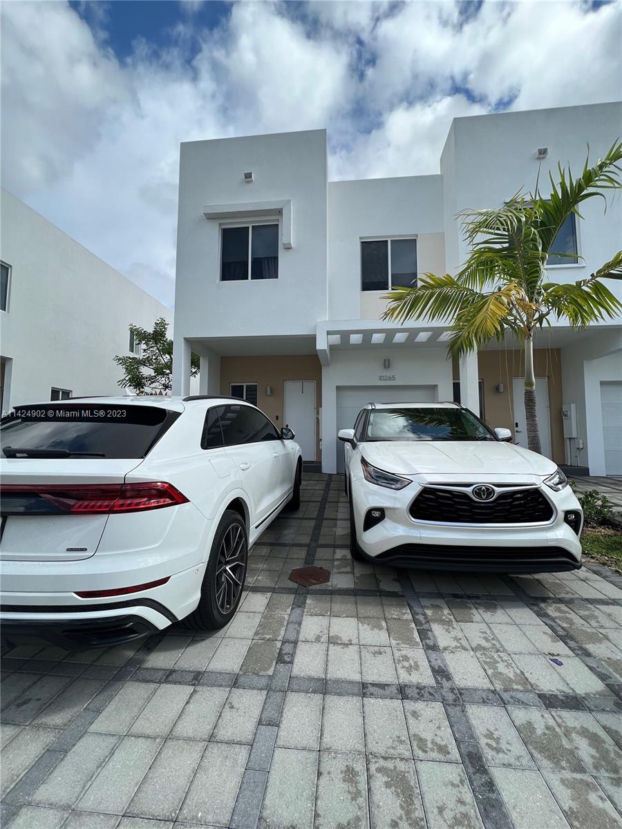 10265 NW 72nd Ter, Doral, FL 33178