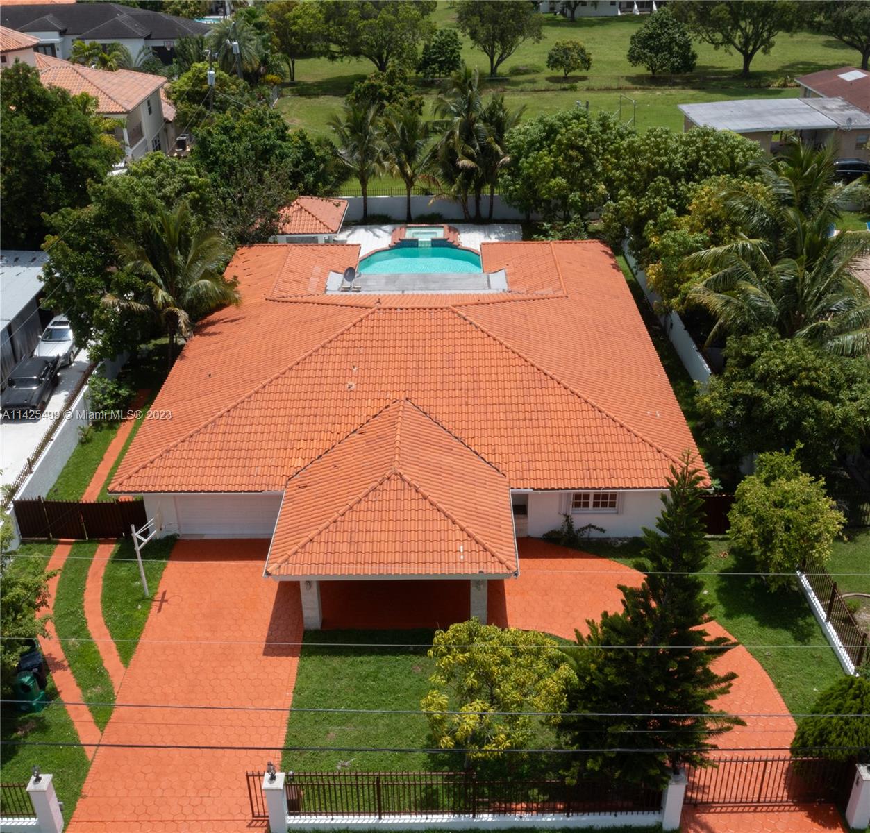 Photo 26 of 2701 SW 110th Ave in Miami - MLS A11425499