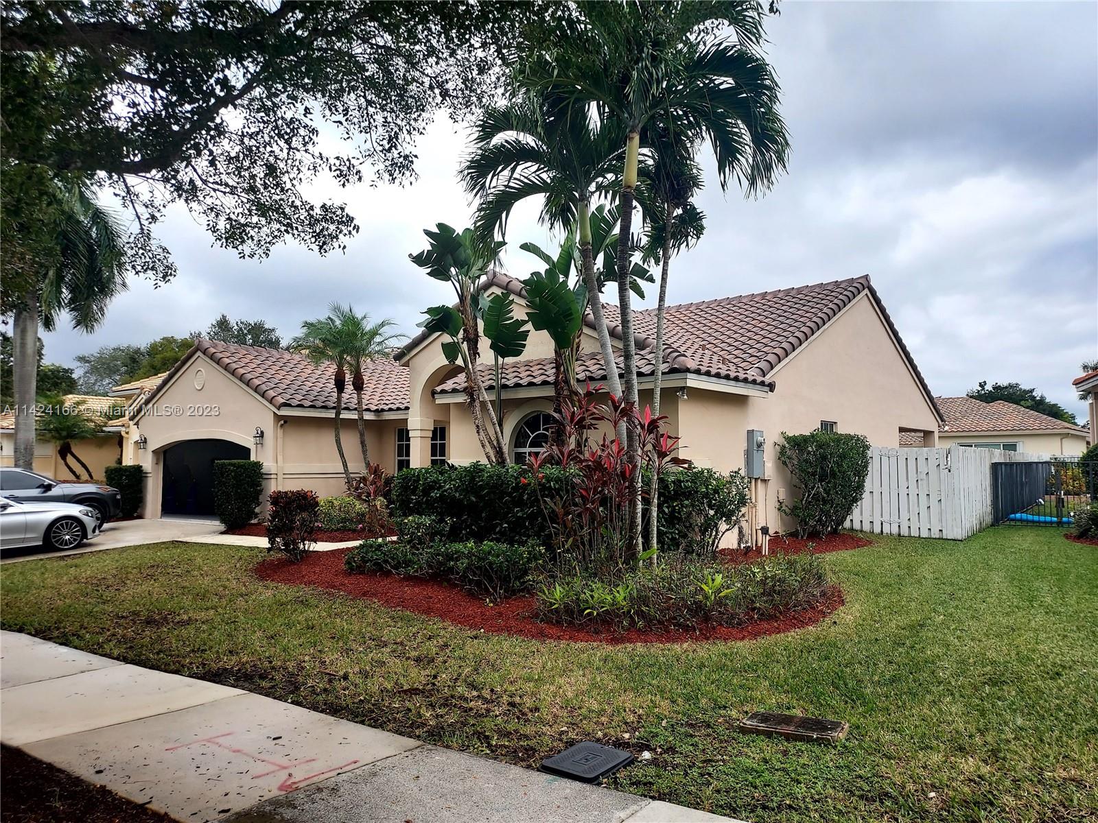 Photo 1 of 609 Verona Pl in Weston - MLS A11424166
