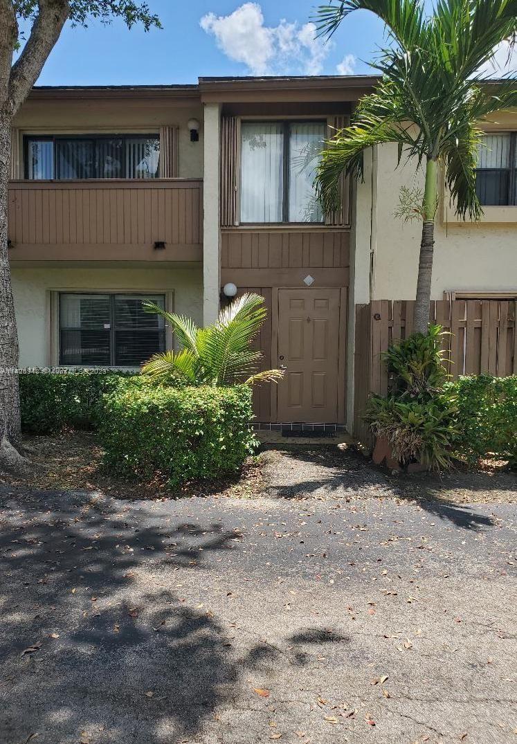 Photo 1 of Greenglades Condo No 3 Bl Apt 21G in Miami - MLS A11425948