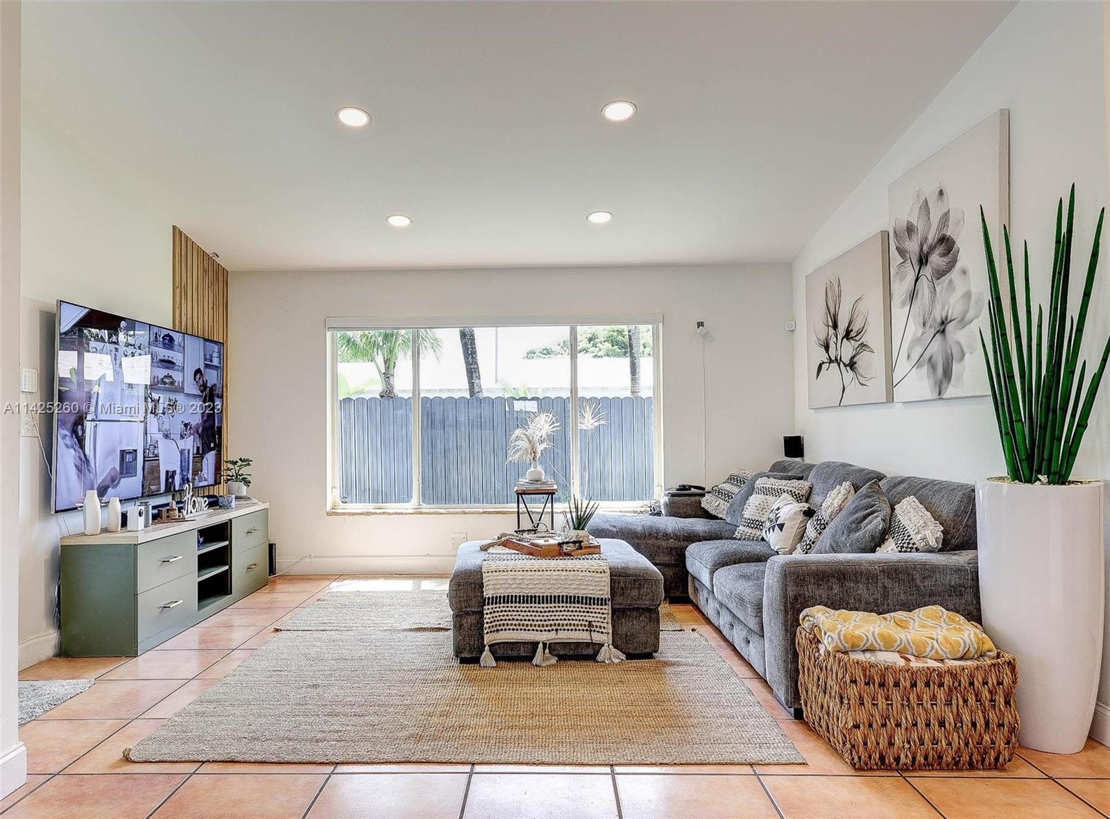 Listing Photo 8