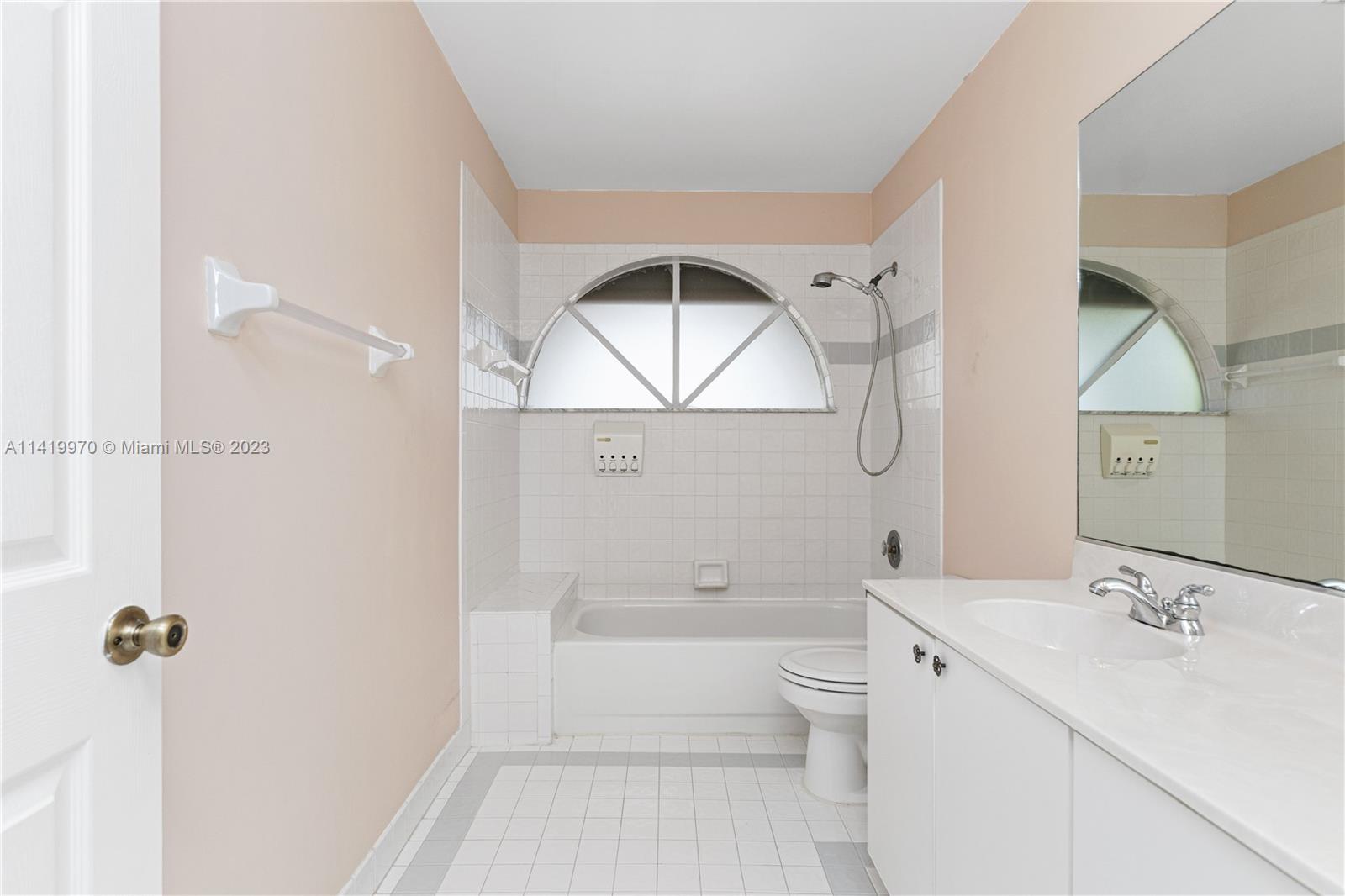 Listing Photo 17