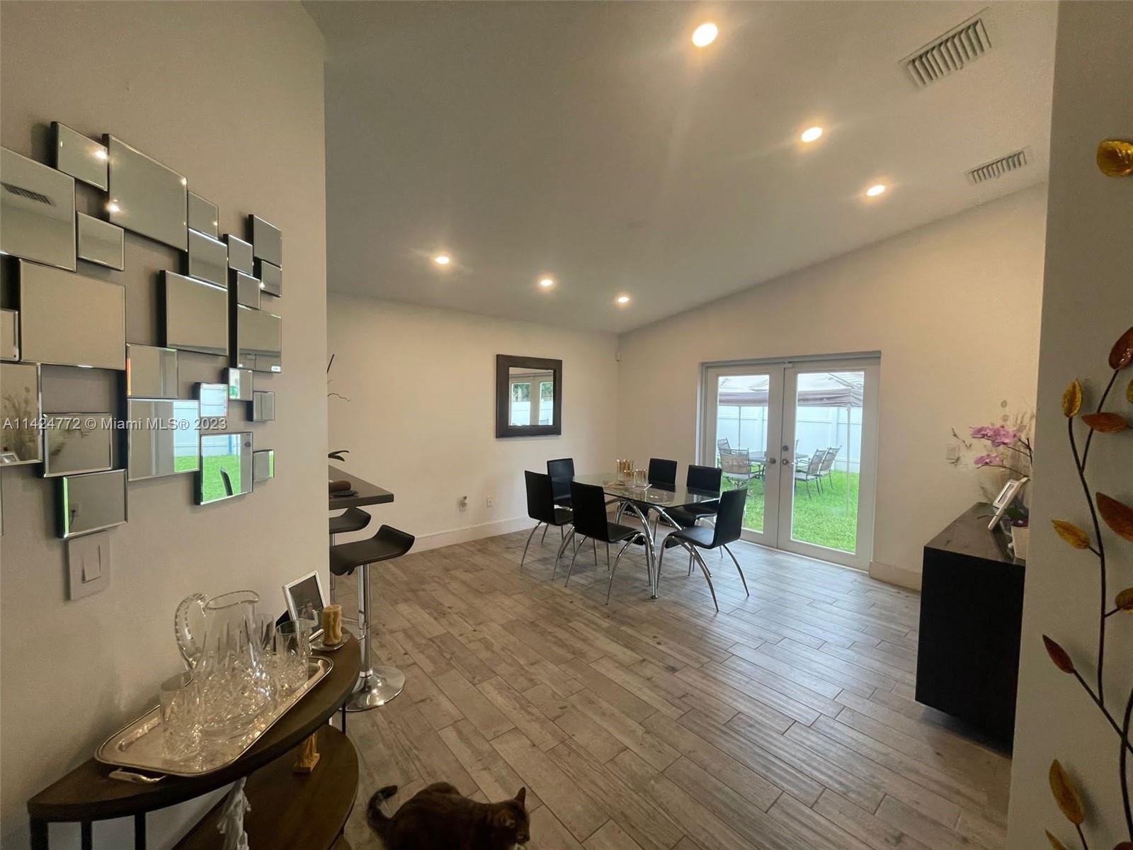 Listing Photo 10