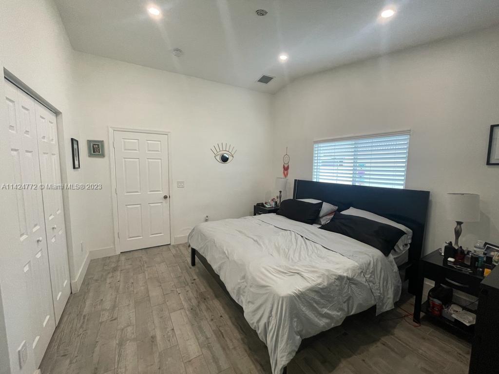 Listing Photo 11