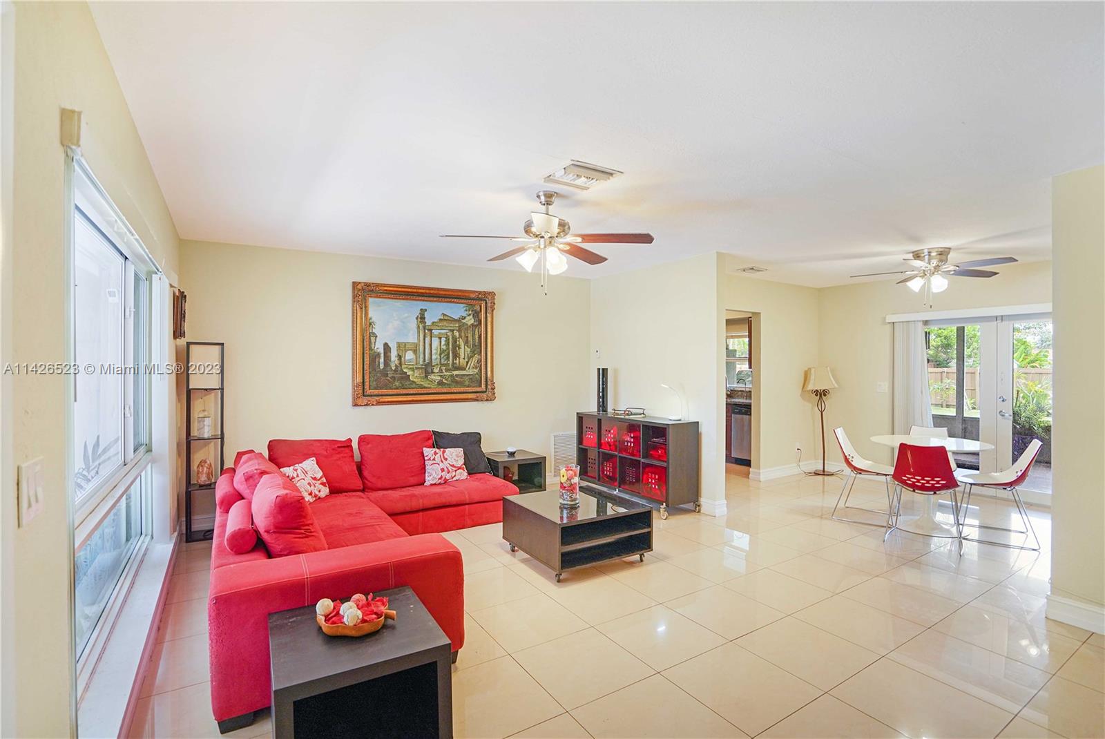 Listing Photo 11