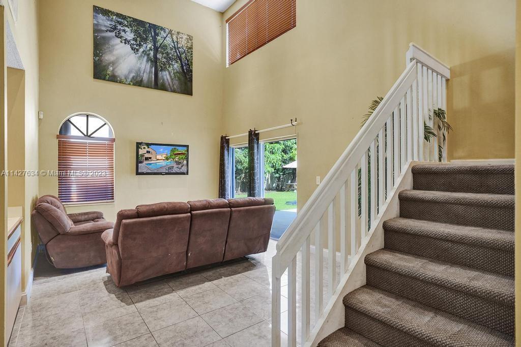 Listing Photo 10