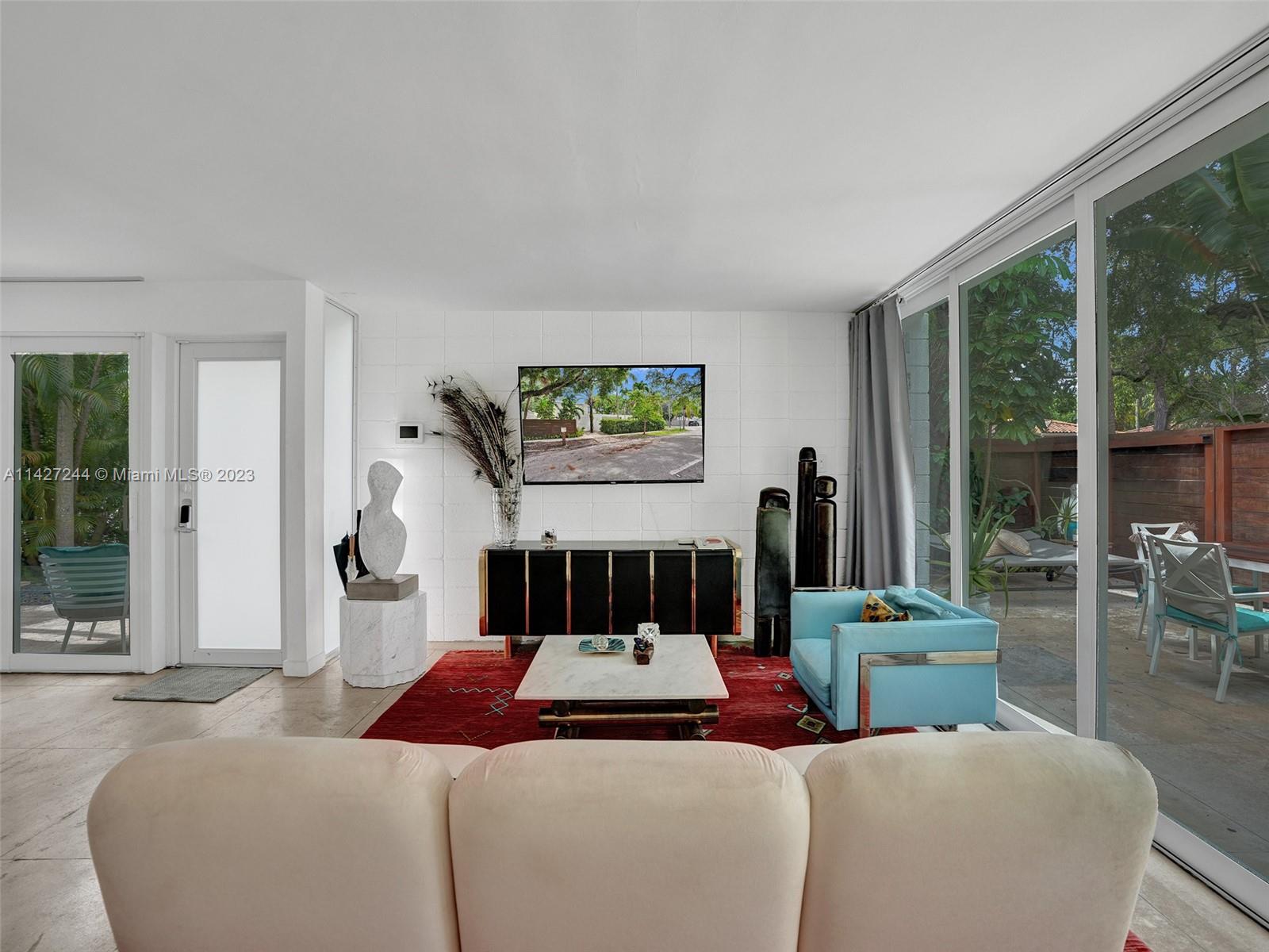Listing Photo 12
