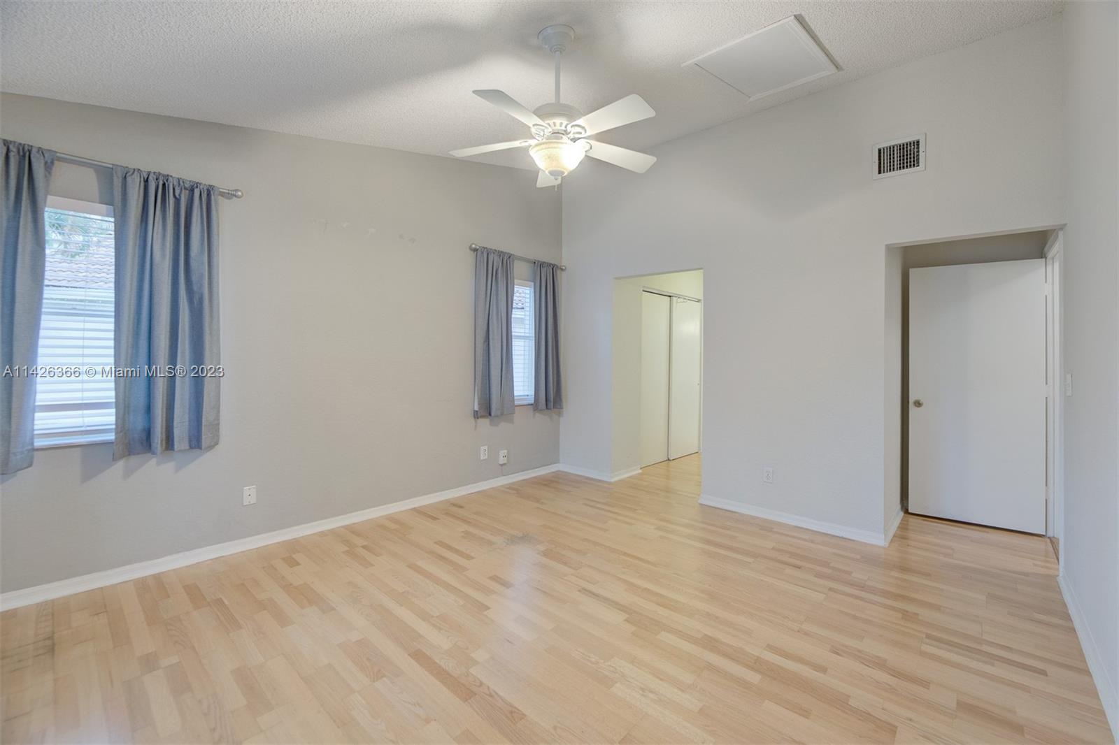 Listing Photo 18