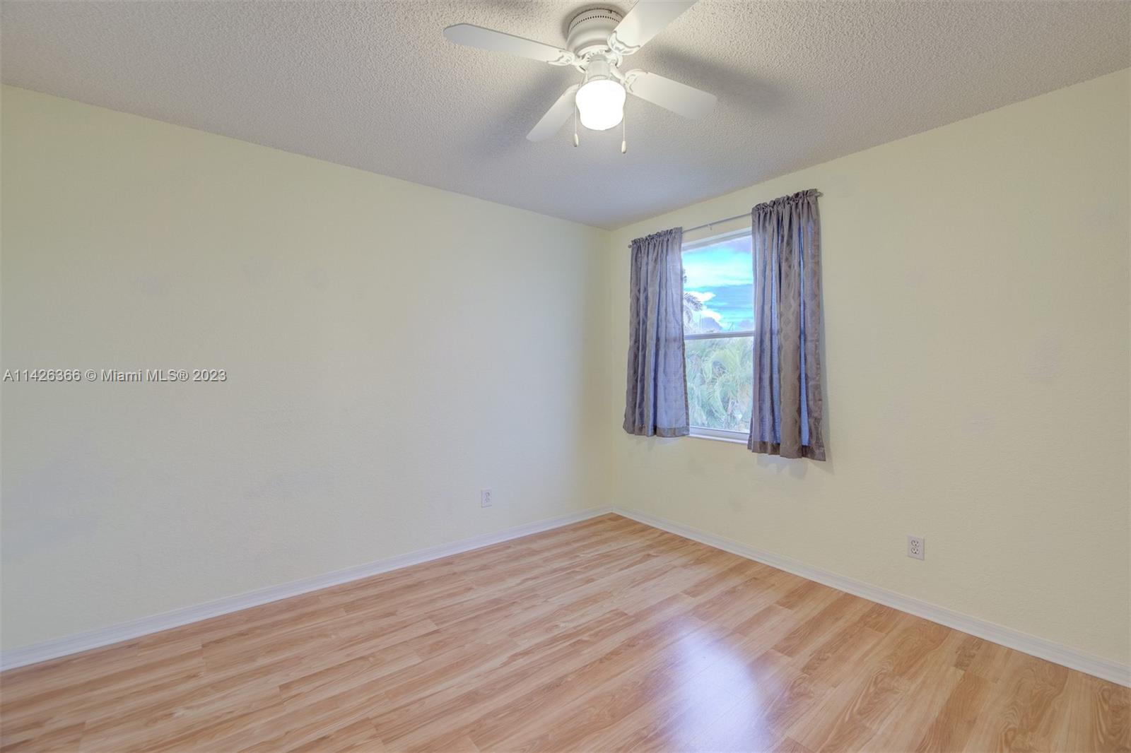 Listing Photo 23