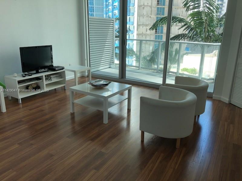 Photo 1 of Met 1 in Miami - MLS A11429047