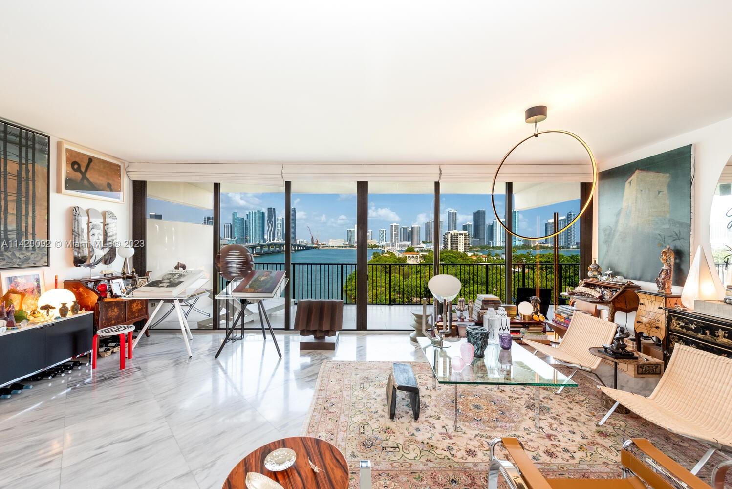 2-bedroom, 2-bath condo overlooking the bay and downtown with a spectacular, unobstructed view. The condo has marble floors throughout, an Italian kitchen with Miele appliances and Italian closets.  It has high impact windows and an ample balcony. The building offers two large pools, jacuzzi, bbq area, ample spaces to enjoy the outdoor Florida life, a gym with Turkish bath facilities, tennis courts, and a beautiful meeting/party room.