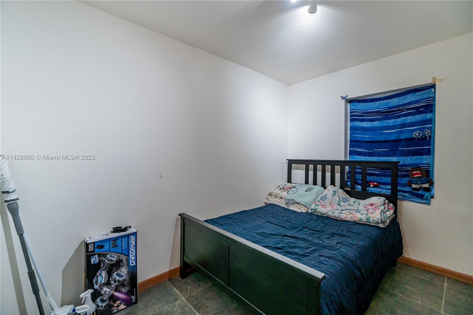 Listing Photo 8