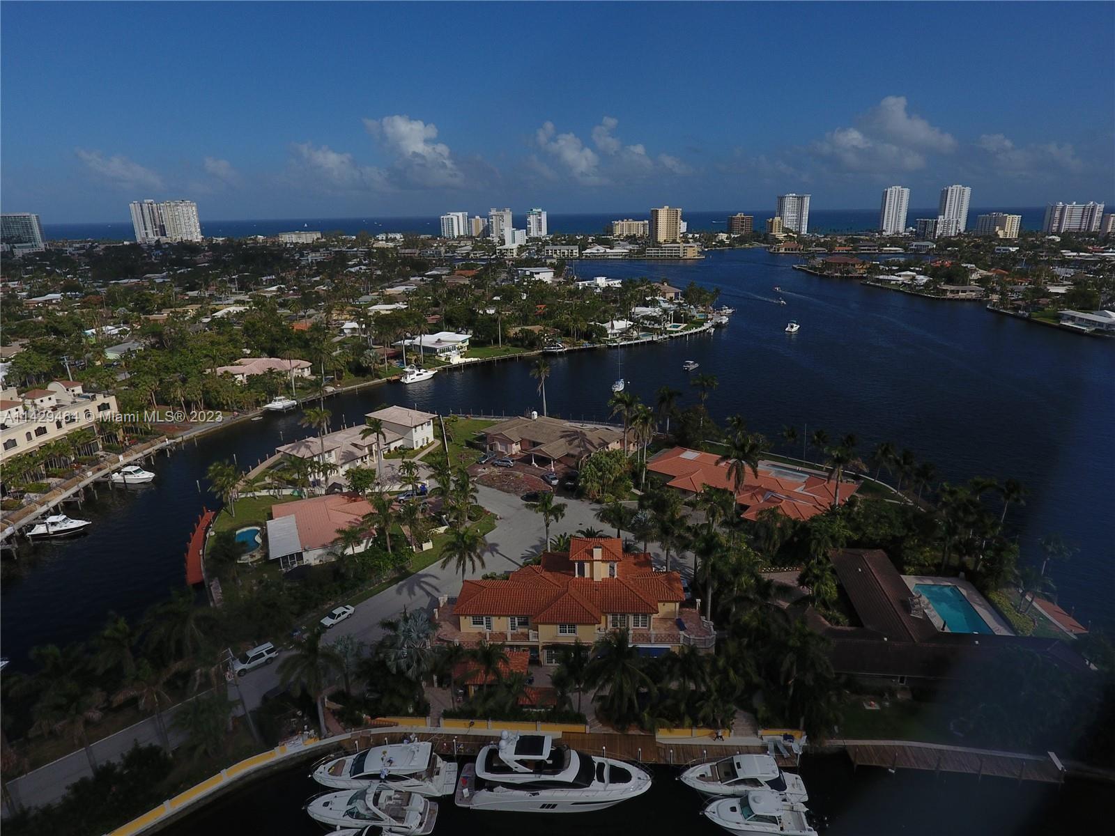 Photo 2 of 600 Cir Dr in Pompano Beach - MLS A11429464