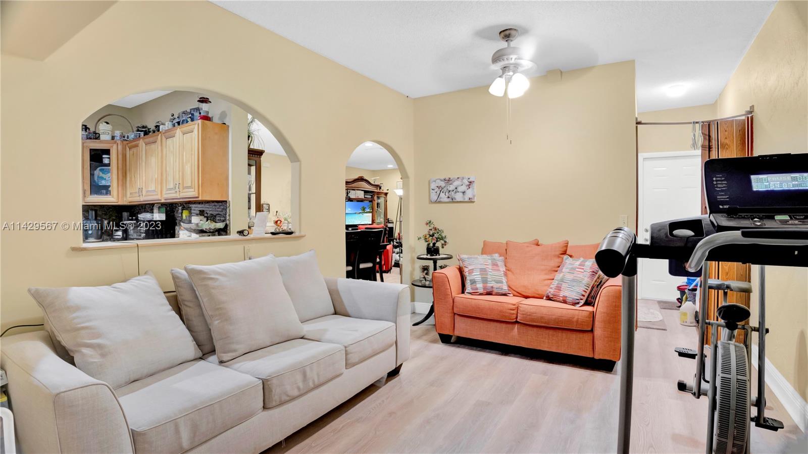 Listing Photo 10