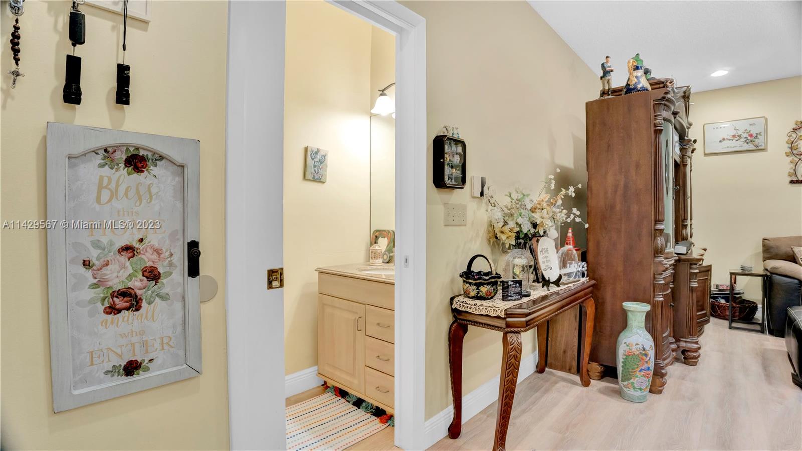 Listing Photo 11