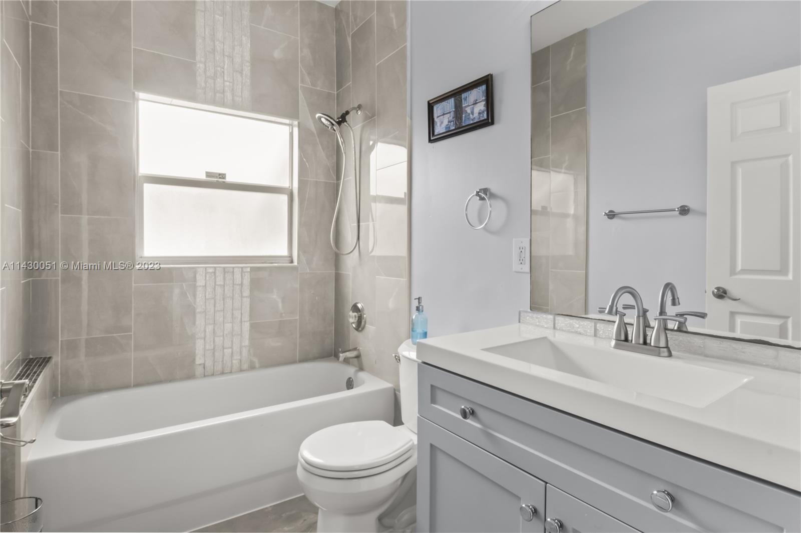 Listing Photo 11