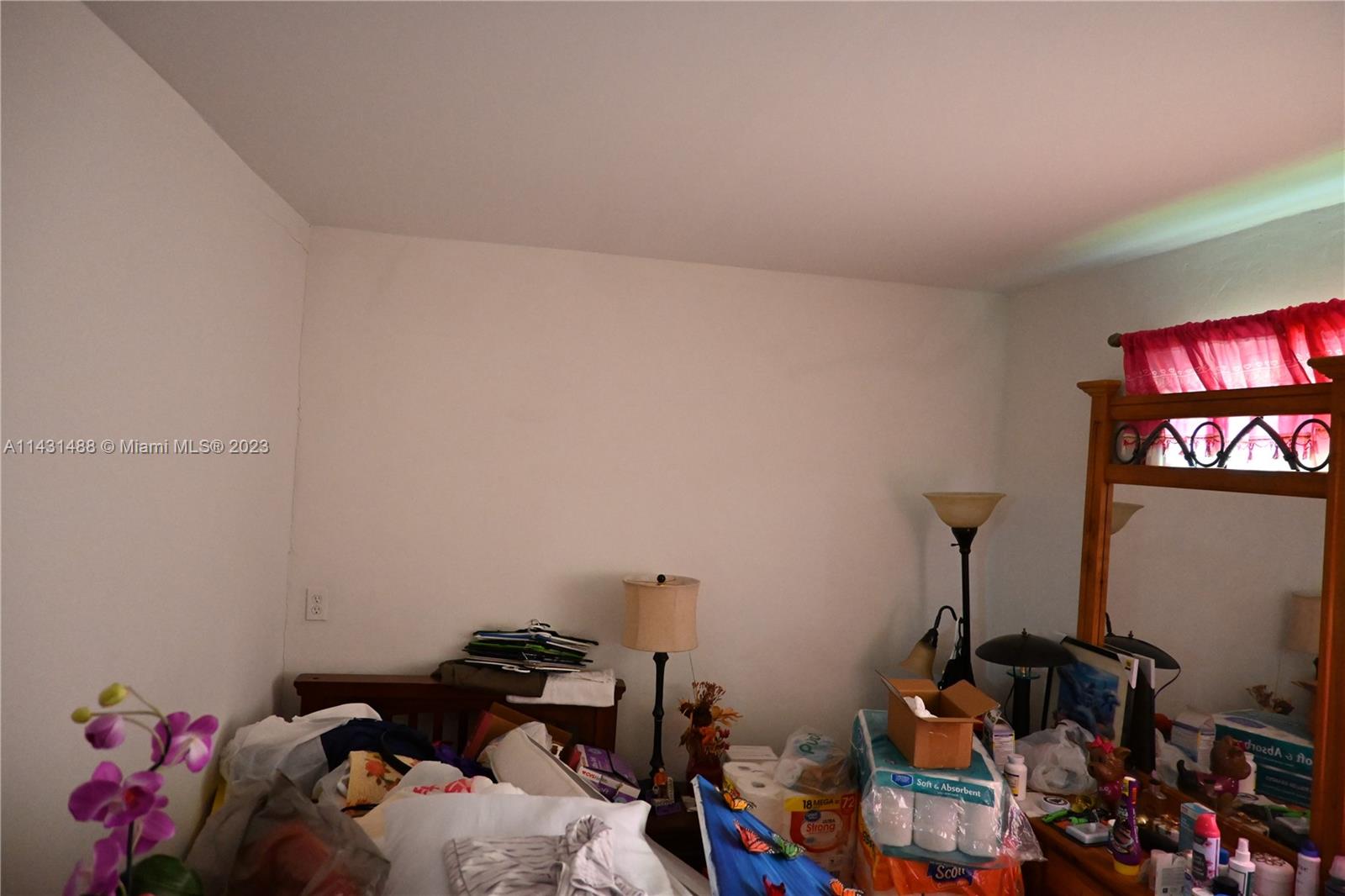 Listing Photo 16