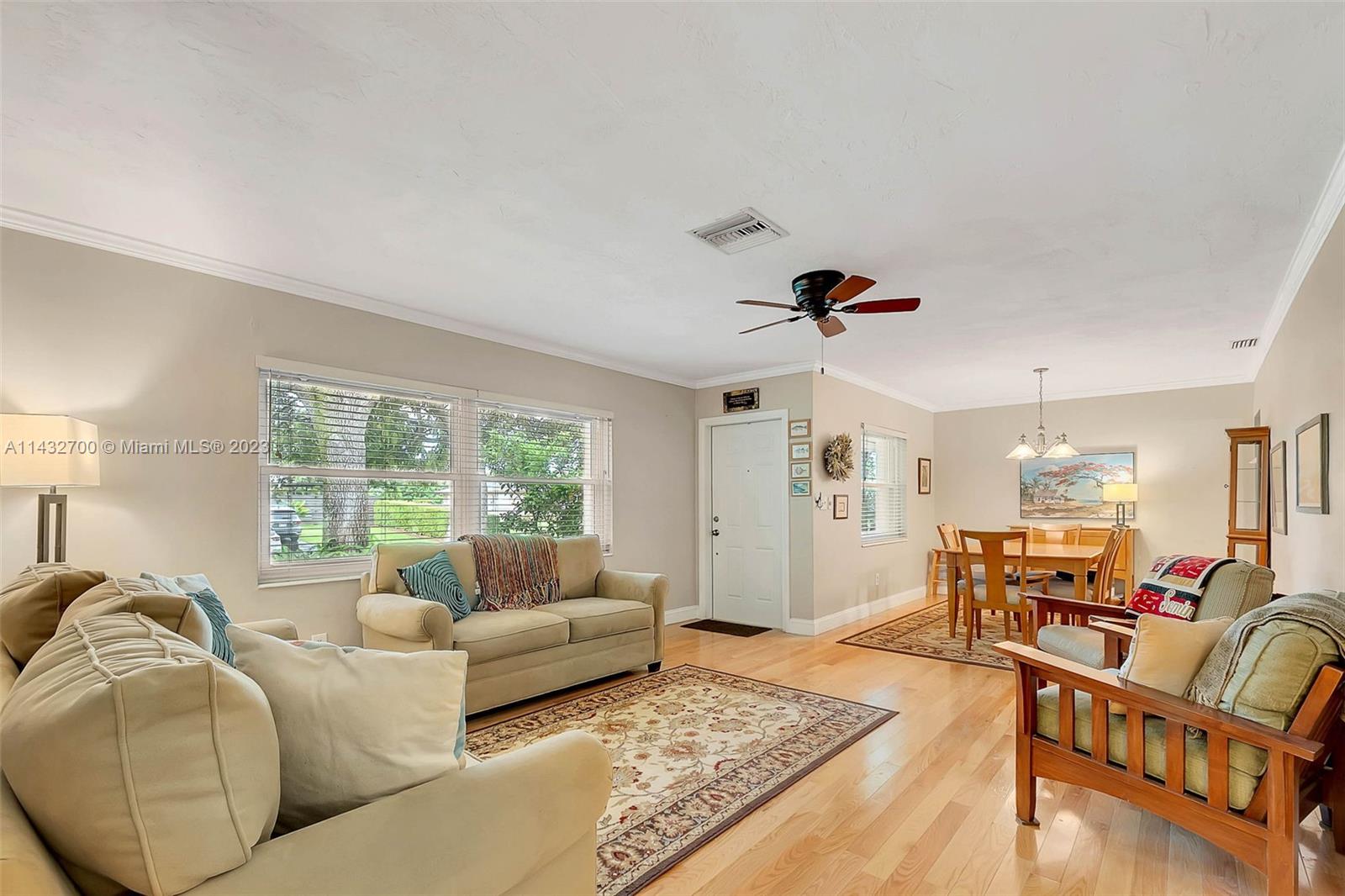 Listing Photo 11