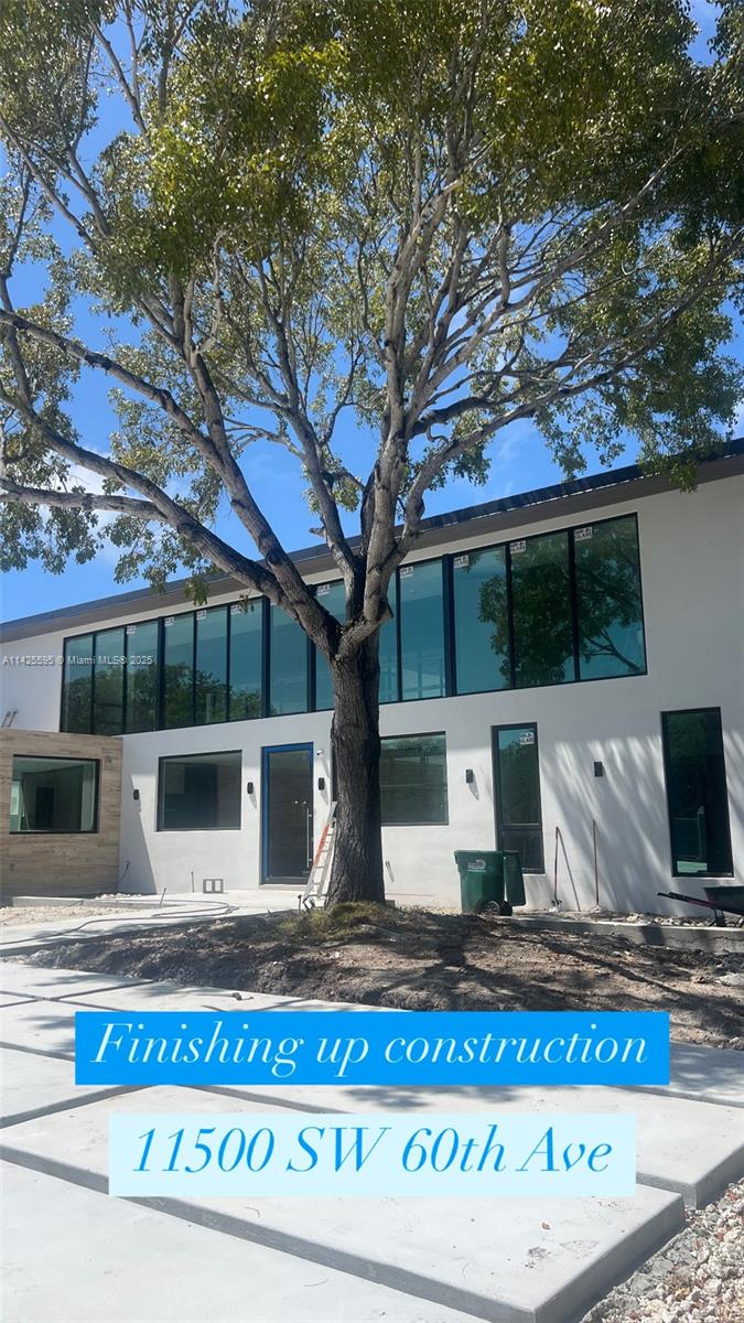 This "Florida modern" marvel w/ architecture by Obras, developed by legendary Hollub Group, evokes the essence of  unparalleled Miami living, nestled amongst lush landscape on a deep 43,995 SF lot.  Indoors flow seamlessly to the outdoors, w/ floor to ceiling dramatic glass, custom curated design and expert craftsmanship for refined entertaining. Features: thoughtful floor plan, custom chef's kitchen w/ Sub-Zero & Wolf, club room w/ bar and fireplace, great room, upstairs family lounge, flex room, gym, outdoor oasis w/ summer kitchen, luxurious primary suite, custom millwork  & stone, energy efficient construction & home automation, elevator, generator,  Moments from world-class schools, dining, shopping & beaches.