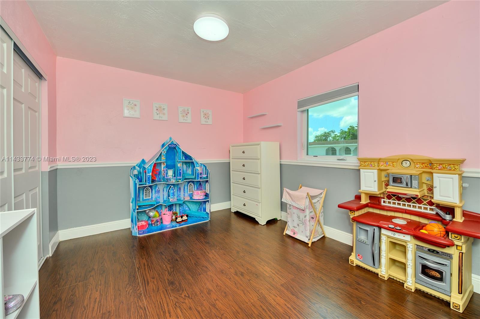 Listing Photo 6