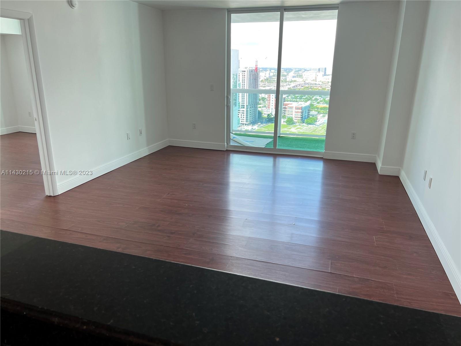 Beautiful city and sunset views from this 1bdr/1bath unit on the 39th floor. Building itself offers 5 star amenities. Just across Margarete Pace park, 2 blocks from Publix supermarket. Superb location. A must see.