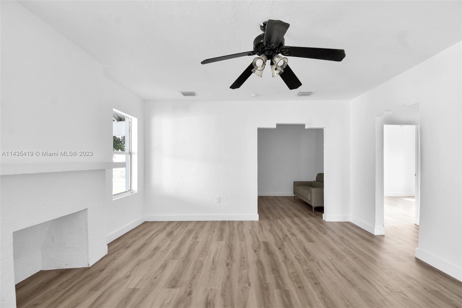 Listing Photo 8