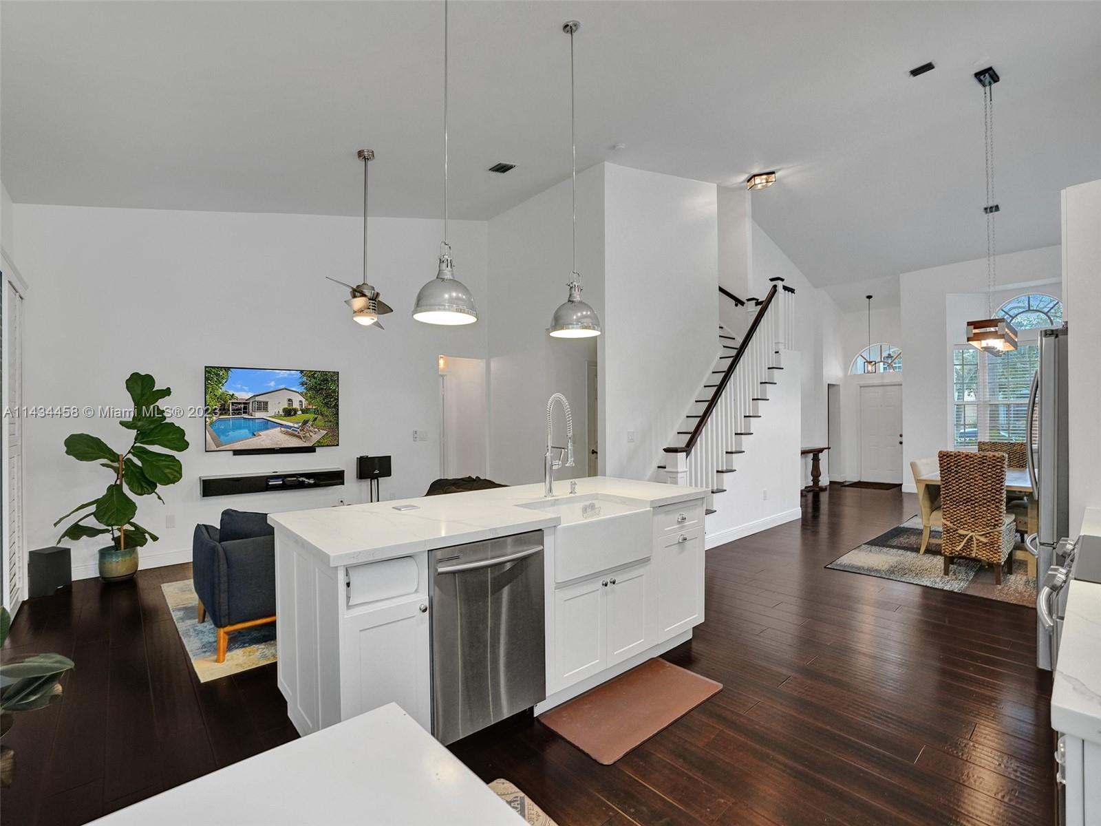 Listing Photo 11