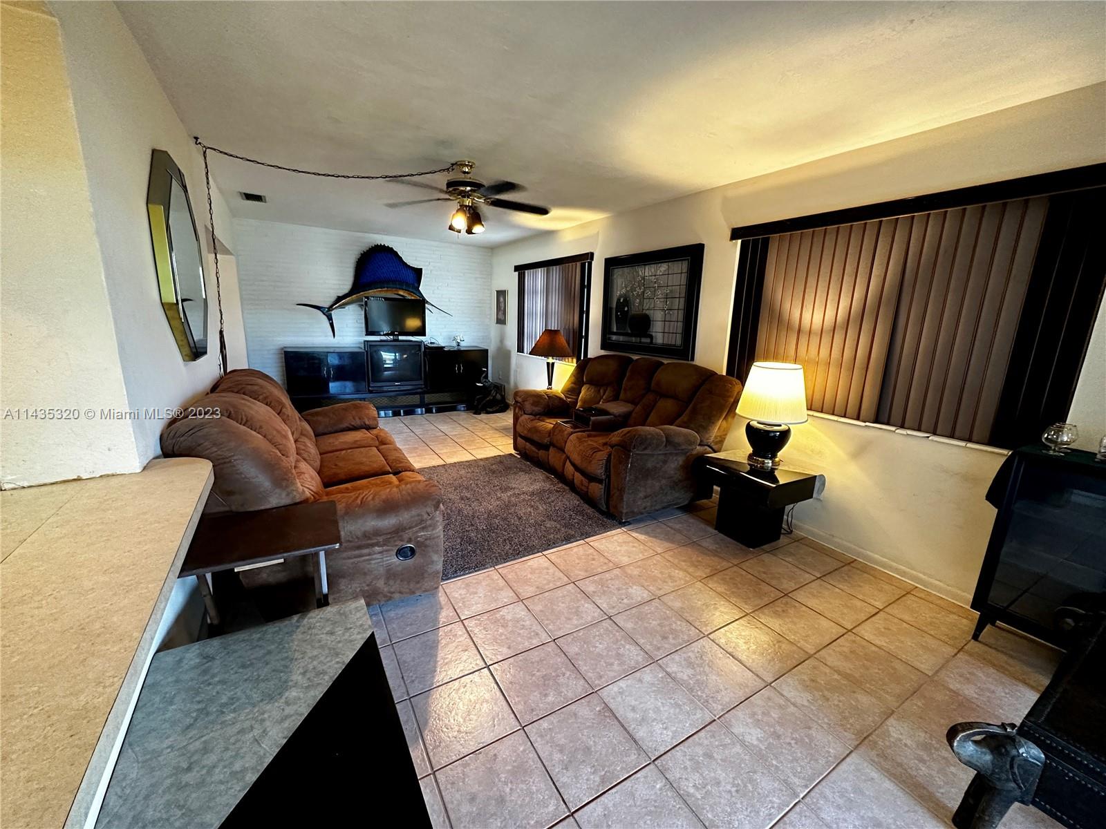 Listing Photo 11