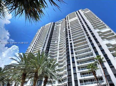 21205 Yacht Club Dr #1108, Aventura FL 33180