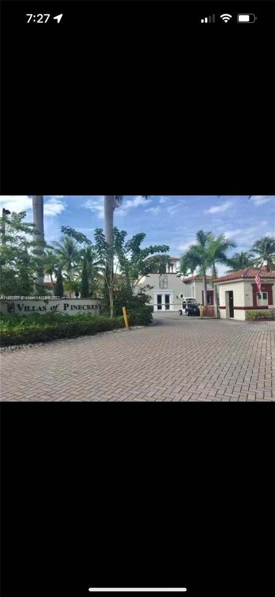 BEAUTIFUL CONDO IN LOVELY VILLAS OF PINECREST. 1 BEDROOM AND 1 AND 1/2 BATH. UNIT HAS HURRICANE IMPACT WINDOWS AND SLIDING DOORS. CORNER UNIT ON THE FIRST FLOOR. STEPS AWAY FROM ASSIGNED PARKING SPACE AND LAUNDRY ROOM. 24 HOUR GATED SECURITY WITH COMMUNITY POOL , GYM ,TENNIS COURT AND GAME ROOM. THERE IS A LEATHER SOFA AND DINING TABLE AND BED FRAME AND TV IN BEDROOM.  IT IS OPTIONAL IF TENANT WANTS THEM TO STAY OR GO.