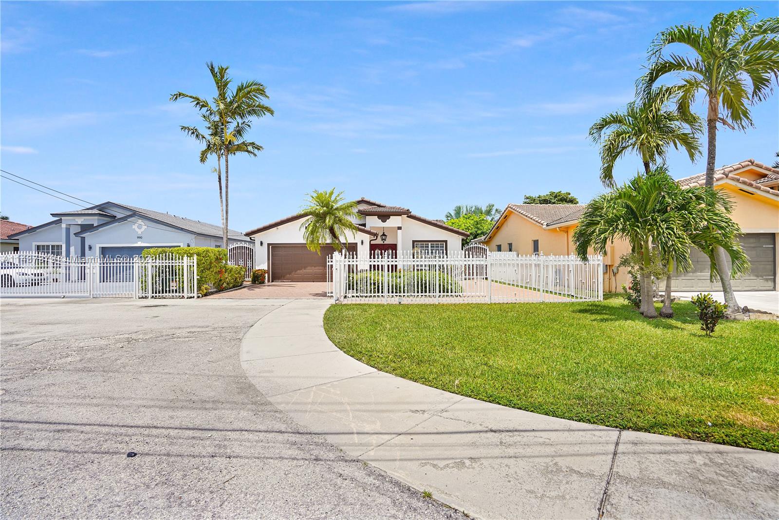 Photo 1 of 1000 NW 127th Ave in Miami - MLS A11437379